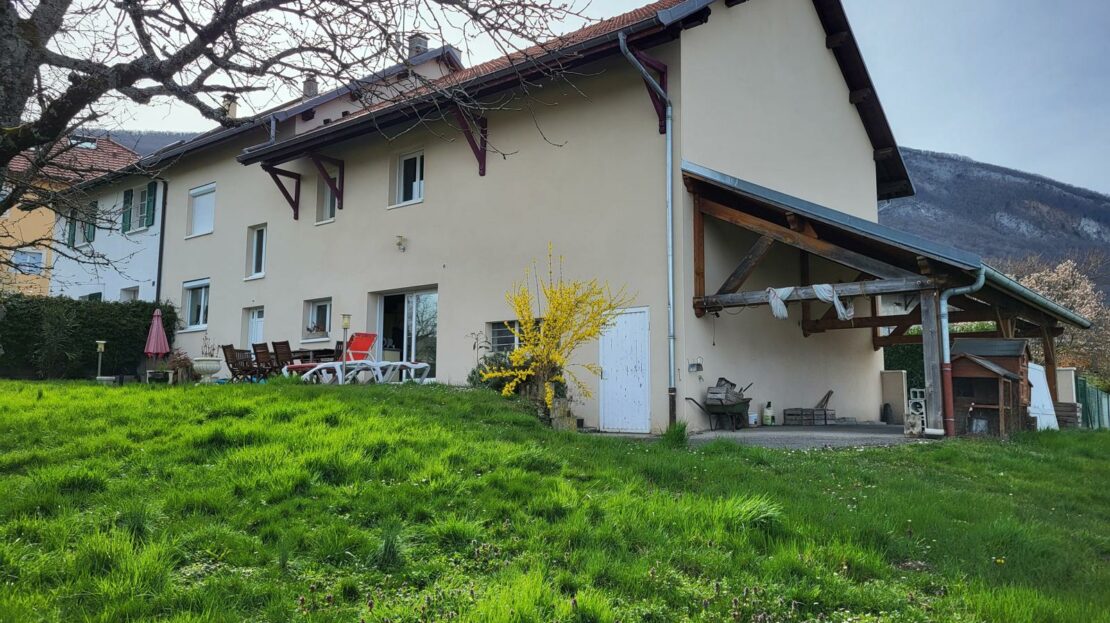 Maison 6 pièces 210 m² · à Chevrier · 210 m² · 765 000 €