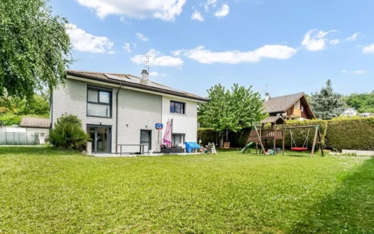 Villa individuelle d'architecte avec vue dégagée